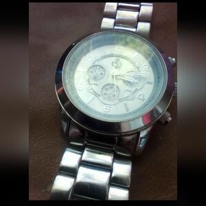 Men’s Chronograph Watch Pulsar  Seiko Silver Dial Stainless Steel Japan Movement